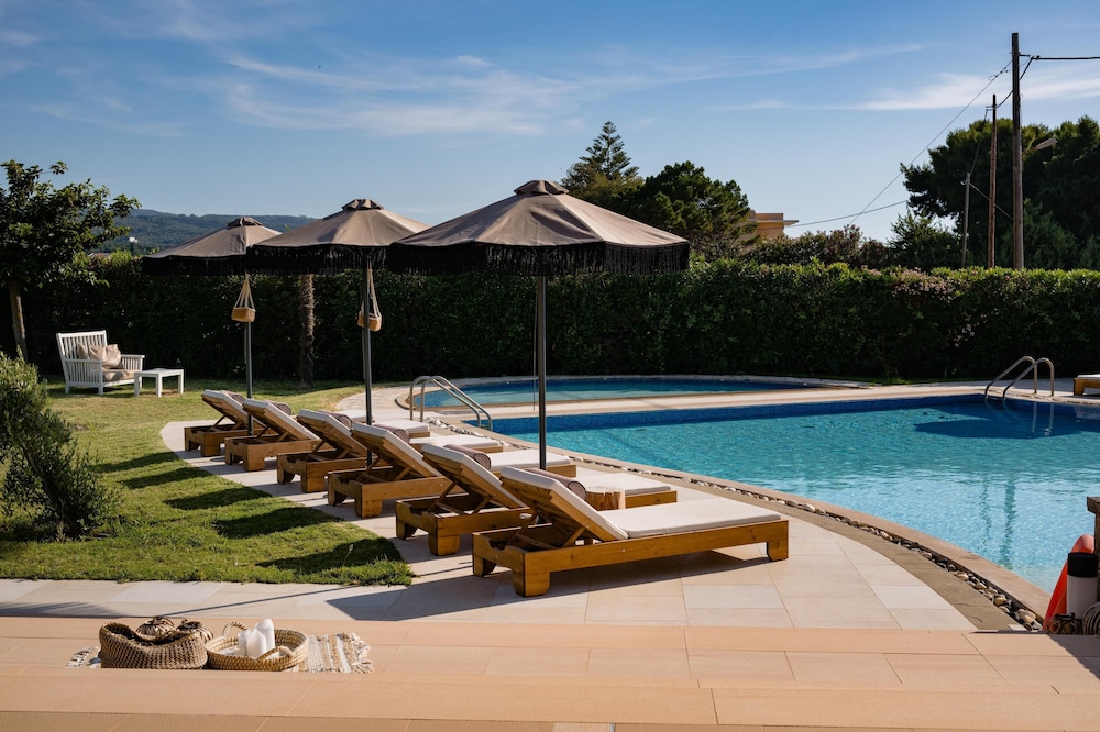 Restia — Swimming pool in Acharavi, Ionian Islands