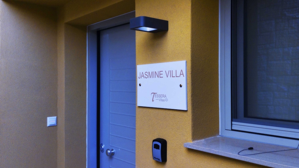 Tessera Hotel & Villas — Hotel building in Gouvia, Ionian Islands