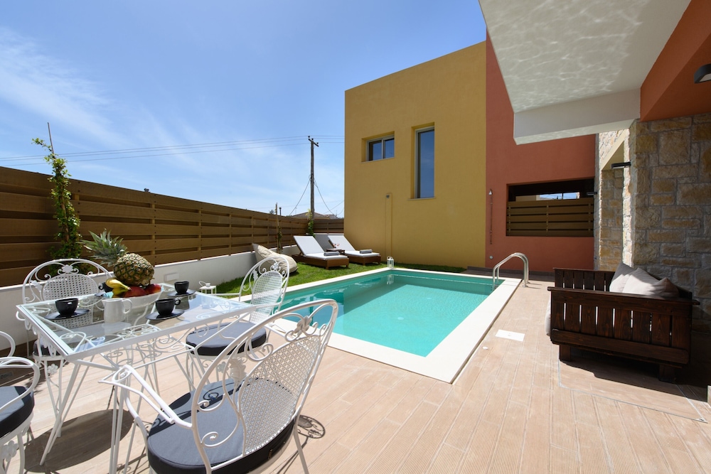 Tessera Hotel & Villas — Swimming pool in Gouvia, Ionian Islands