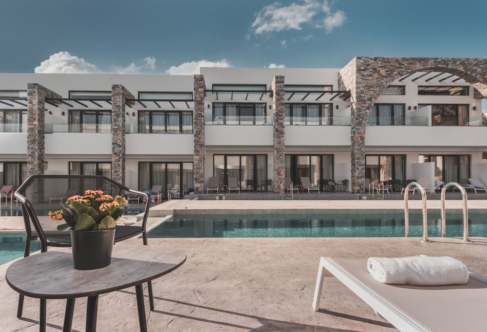 Cavo Suites — Hotel building in Kalamaki (Zakynthos), Ionian Islands