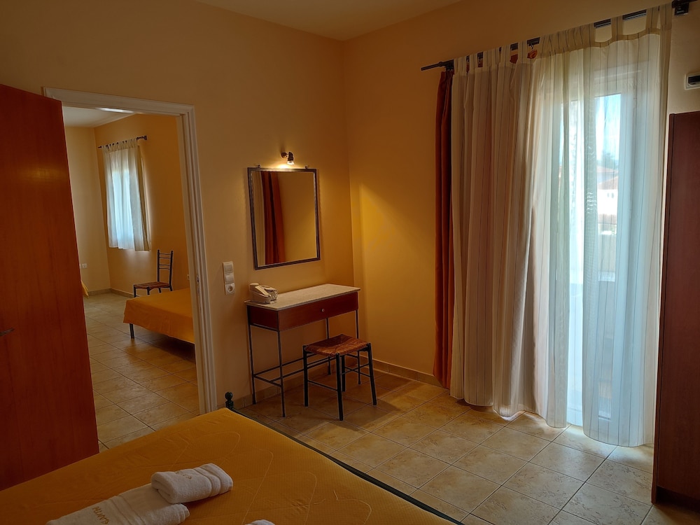 Elanthi Village Hotel — Hotel rooms in Kalamaki (Zakynthos), Ionian Islands