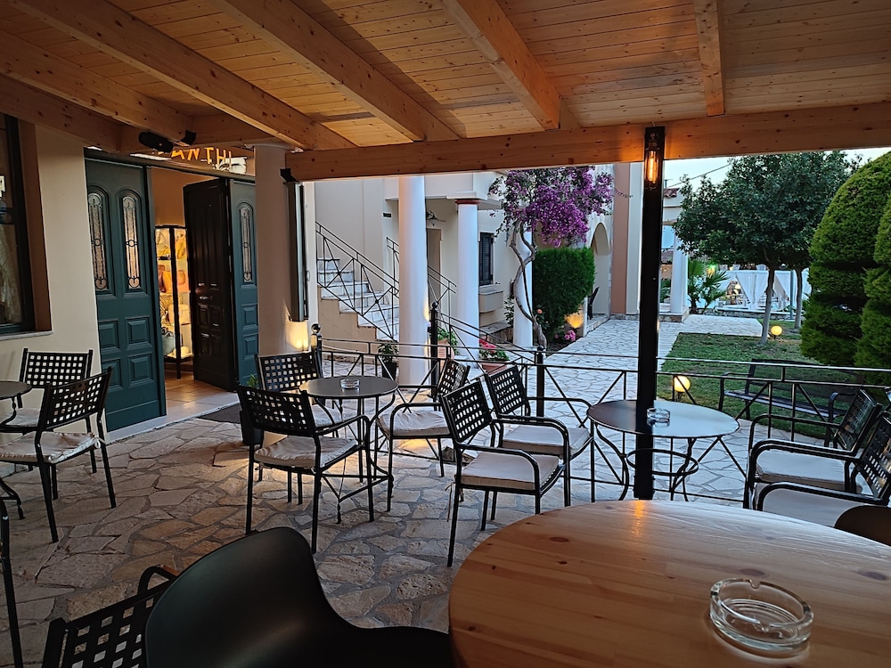 Elanthi Village Hotel — Restaurant & bars in Kalamaki (Zakynthos), Ionian Islands