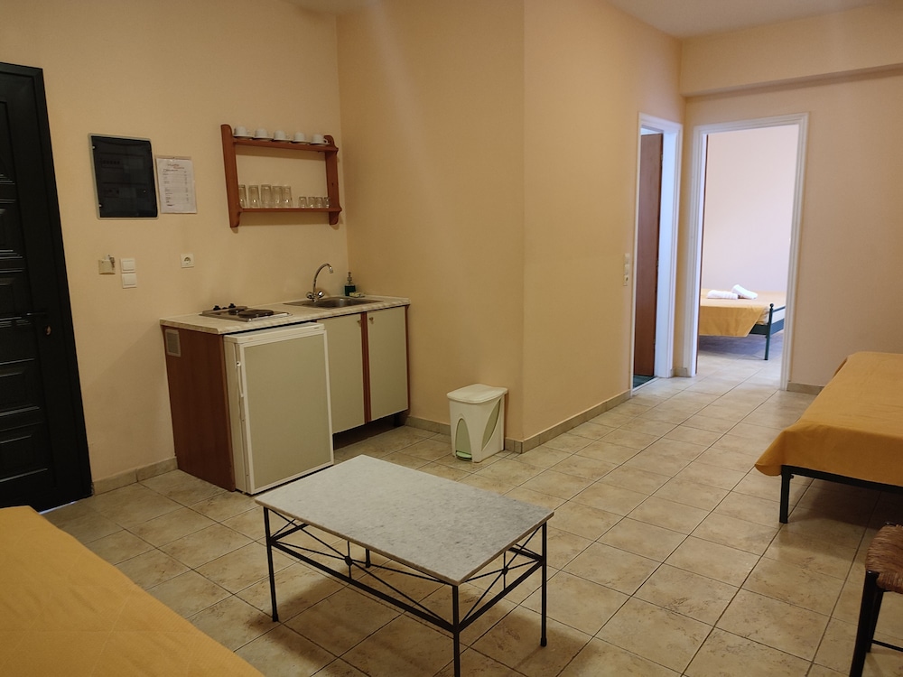 Elanthi Village Hotel — Hotel rooms in Kalamaki (Zakynthos), Ionian Islands
