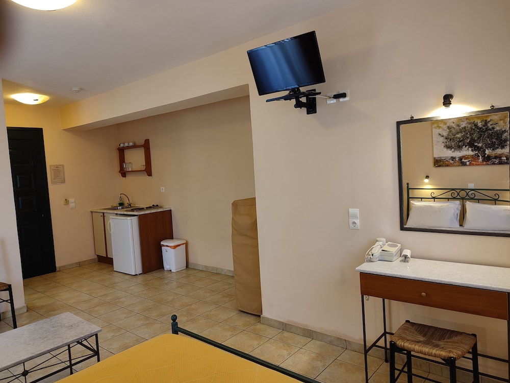 Elanthi Village Hotel — Hotel rooms in Kalamaki (Zakynthos), Ionian Islands