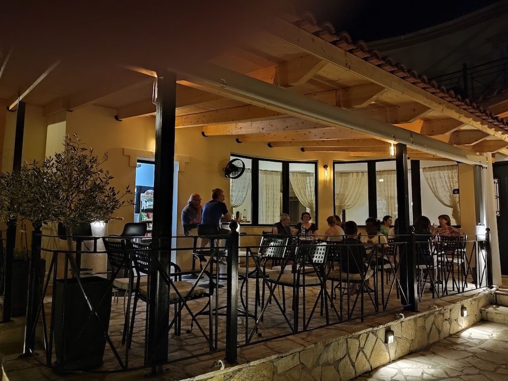 Elanthi Village Hotel — Restaurant & bars in Kalamaki (Zakynthos), Ionian Islands