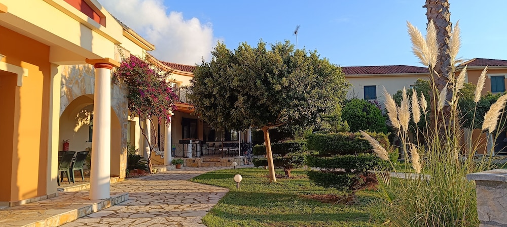 Elanthi Village Hotel — Hotel building in Kalamaki (Zakynthos), Ionian Islands