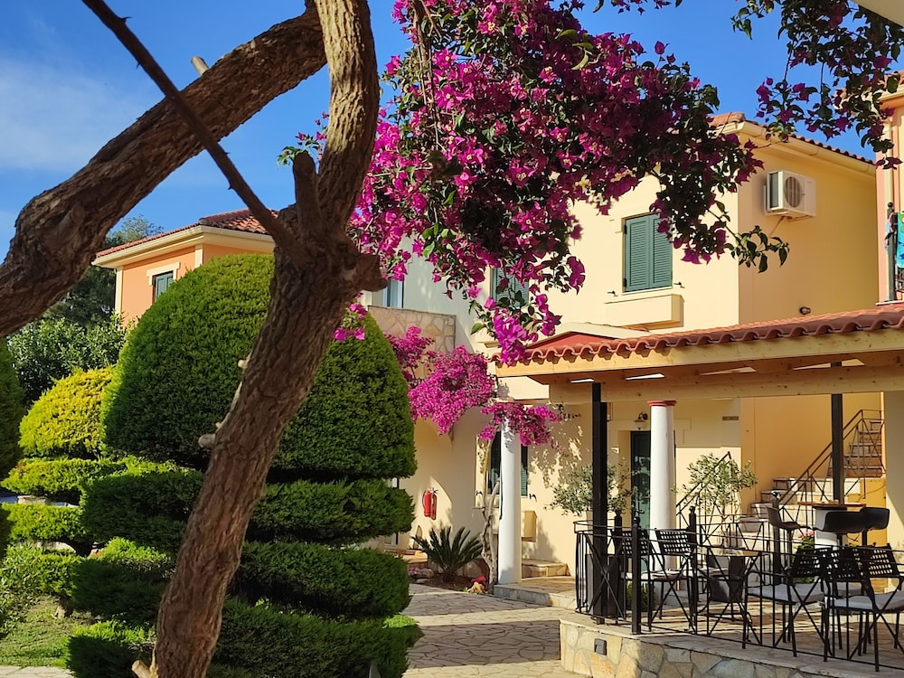 Elanthi Village Hotel — Hotel building in Kalamaki (Zakynthos), Ionian Islands