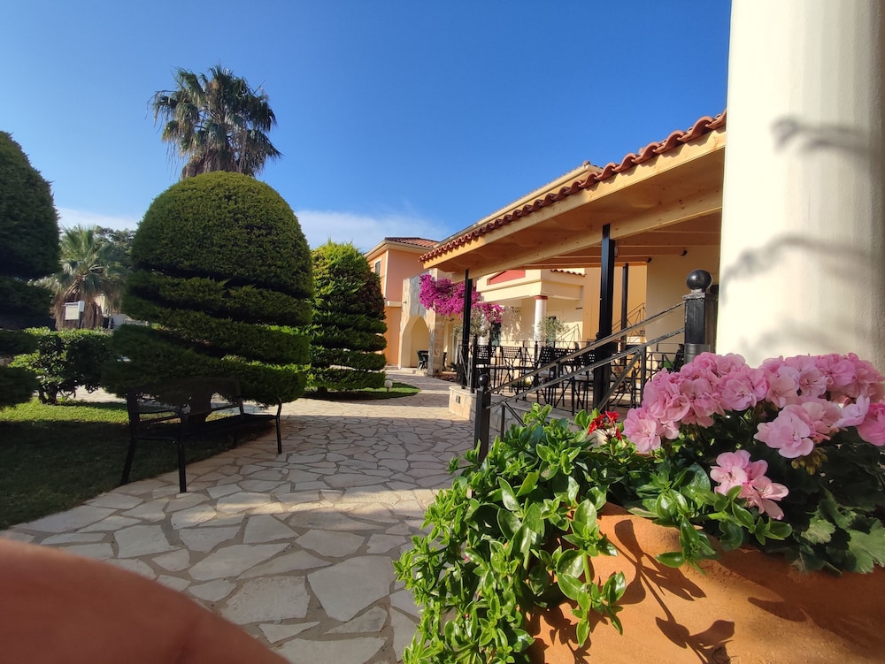 Elanthi Village Hotel — Hotel building in Kalamaki (Zakynthos), Ionian Islands