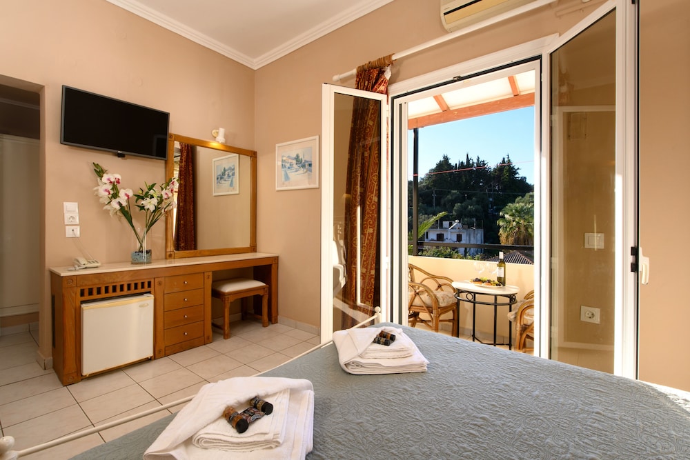 Ipsos Di Mare Hotel — Hotel rooms in Ypsos, Ionian Islands