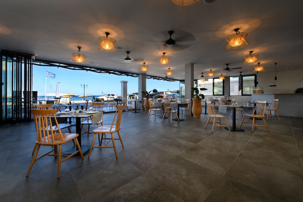 Ipsos Di Mare Hotel — Restaurant & bars in Ypsos, Ionian Islands
