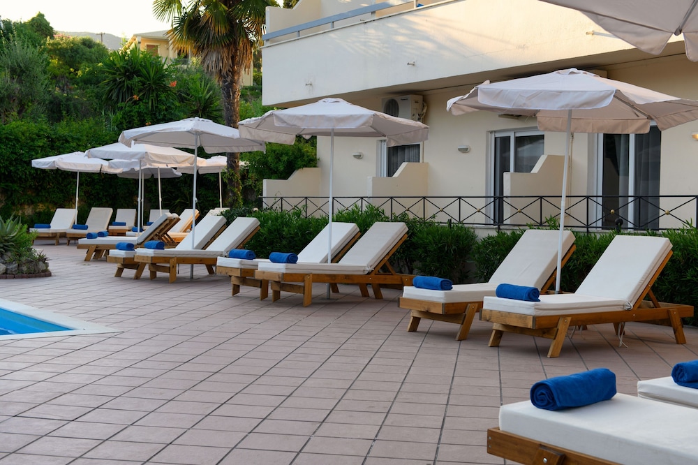 Ipsos Di Mare Hotel — Hotel building in Ypsos, Ionian Islands
