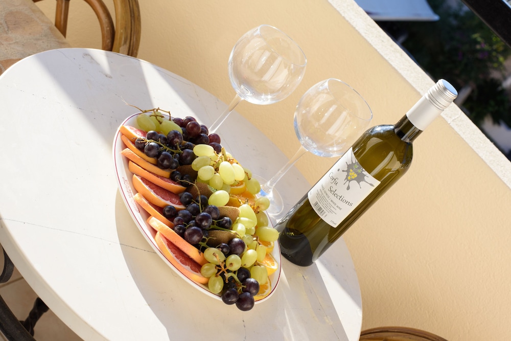 Ipsos Di Mare Hotel — Restaurant & bars in Ypsos, Ionian Islands