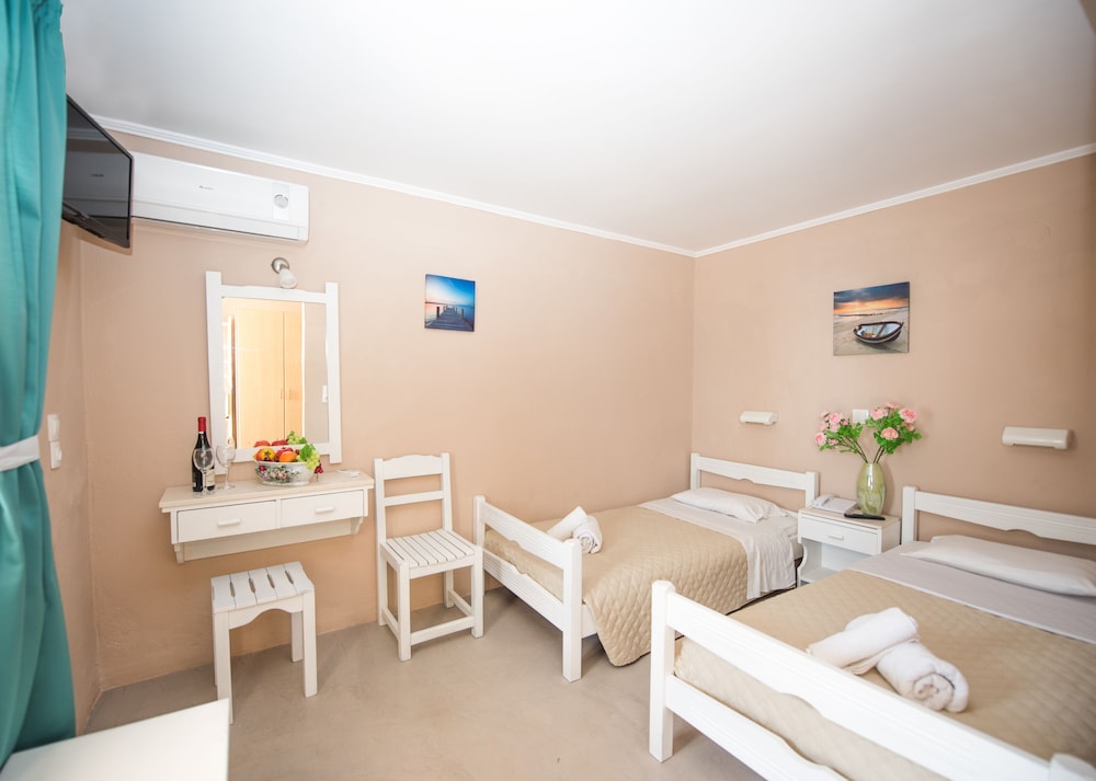Ipsos Di Mare Hotel — Hotel rooms in Ypsos, Ionian Islands