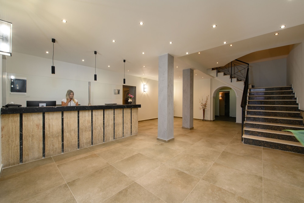 Ipsos Di Mare Hotel — Hotel building in Ypsos, Ionian Islands