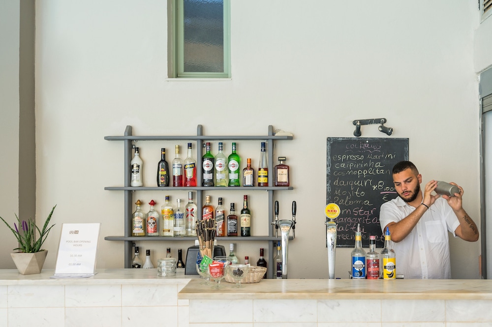 Summer Beach — Restaurant & bars in Georgioupolis