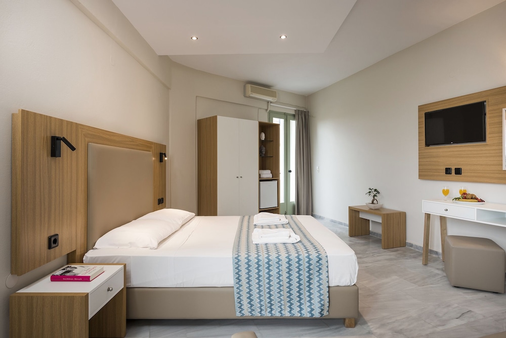 Summer Beach — Hotel rooms in Georgioupolis