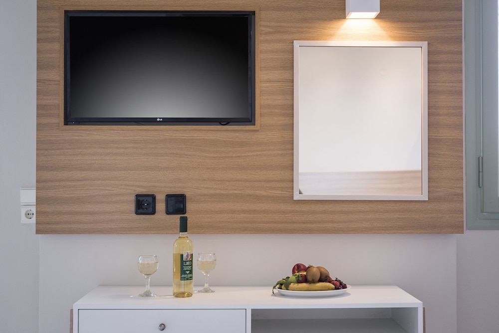Summer Beach — Hotel rooms in Georgioupolis