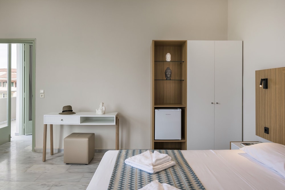 Summer Beach — Hotel rooms in Georgioupolis