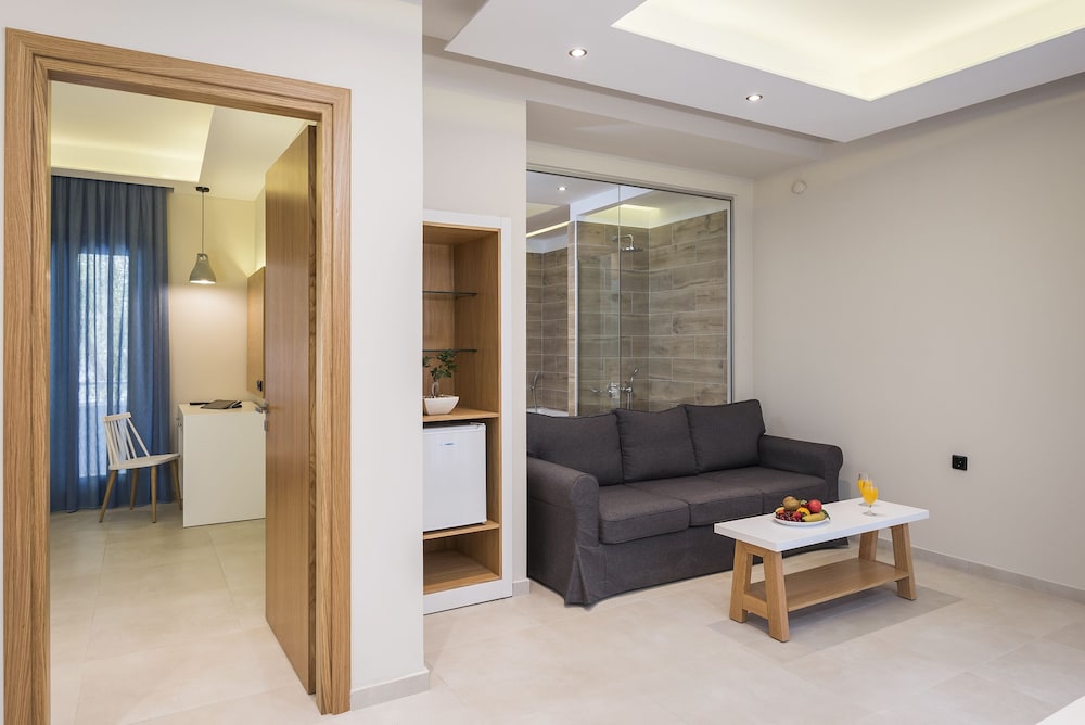 Summer Beach — Hotel rooms in Georgioupolis