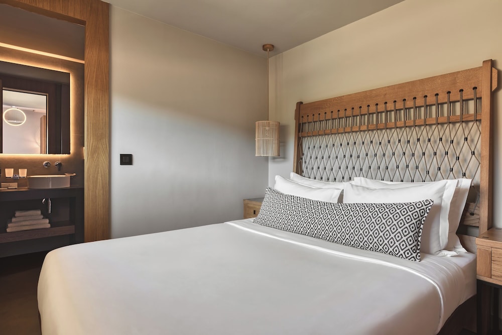 Castello Infinity Suites - Adults Only — Hotel rooms in Lygaria
