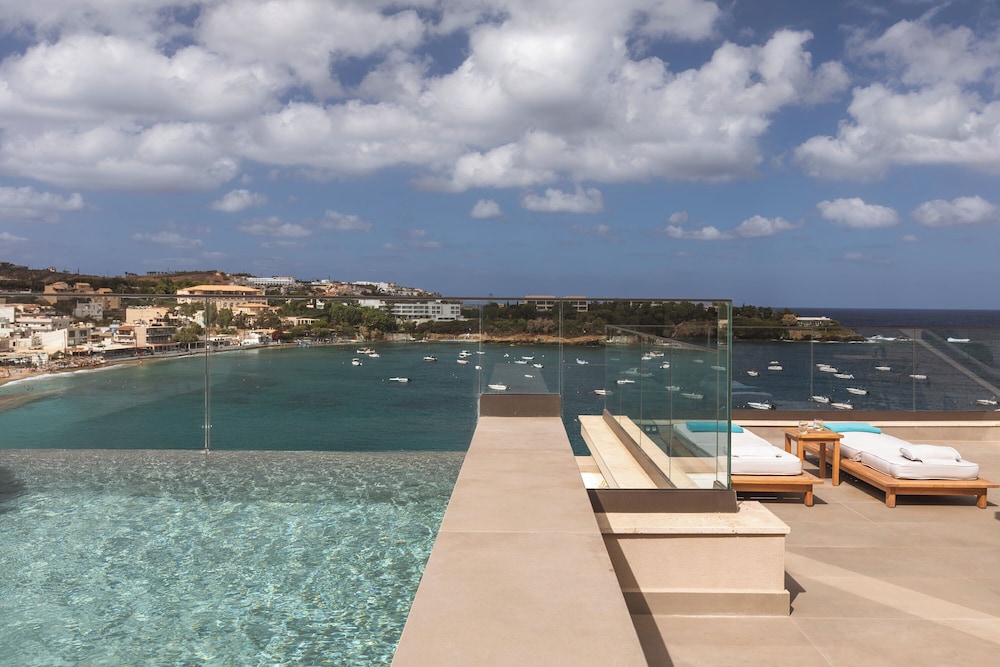 Castello Infinity Suites - Adults Only — Swimming pool in Lygaria
