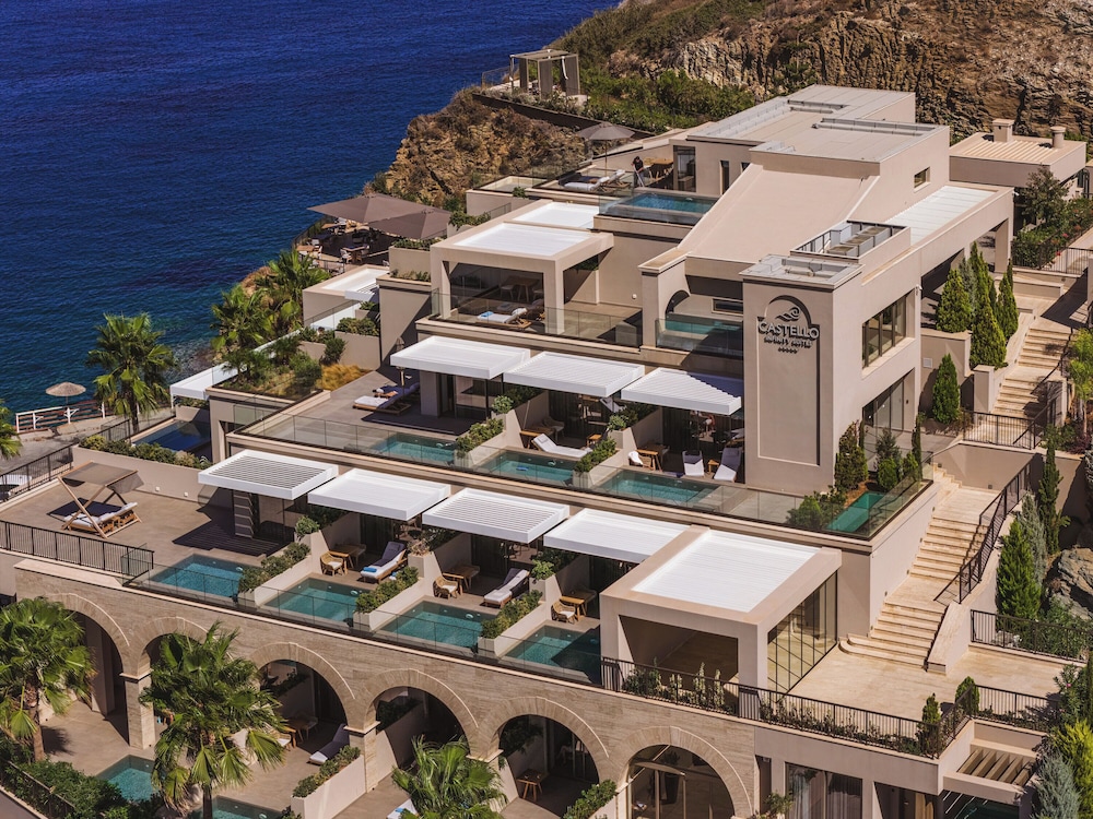 Castello Infinity Suites - Adults Only