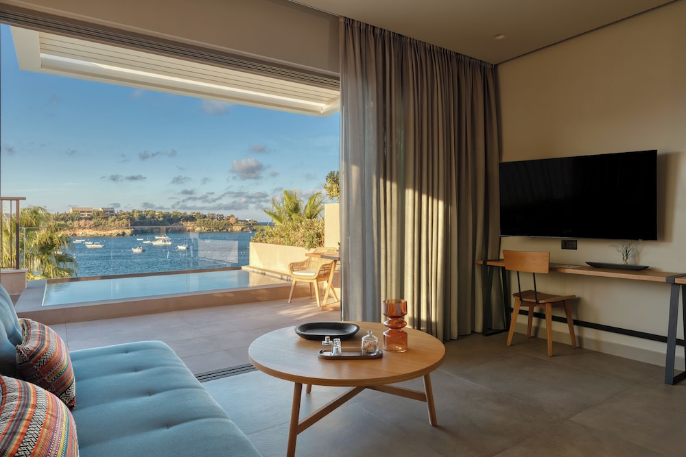 Castello Infinity Suites - Adults Only — Hotel rooms in Lygaria