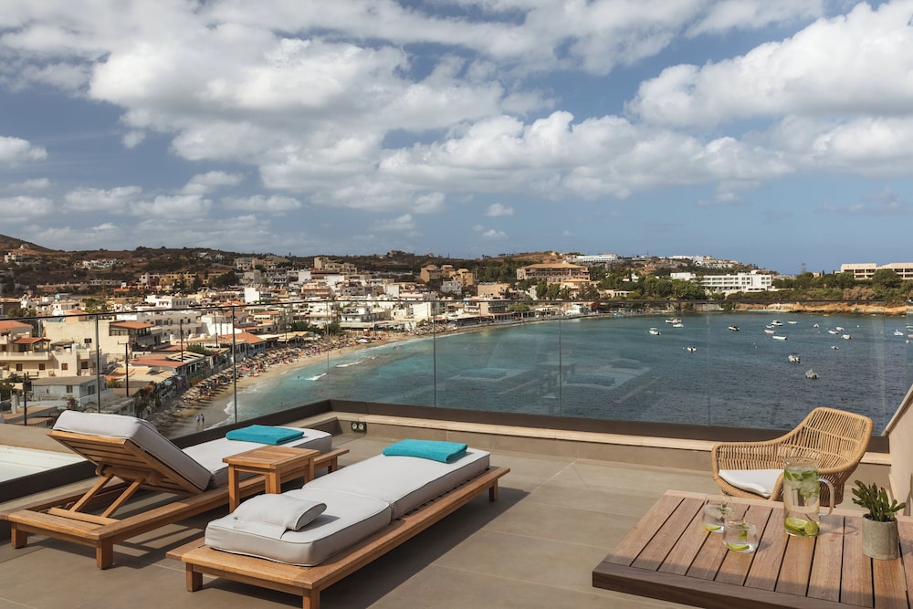 Castello Infinity Suites - Adults Only — Swimming pool in Lygaria