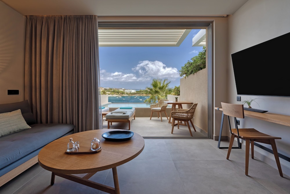 Castello Infinity Suites - Adults Only — Hotel rooms in Lygaria