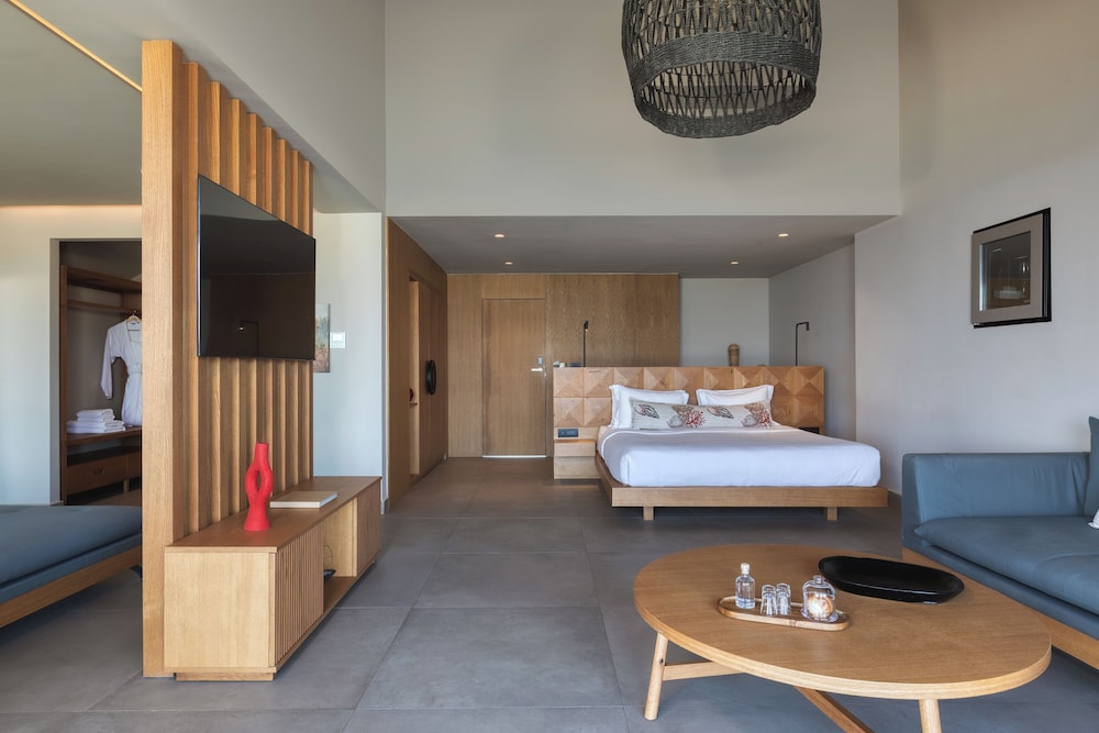 Castello Infinity Suites - Adults Only — Hotel rooms in Lygaria