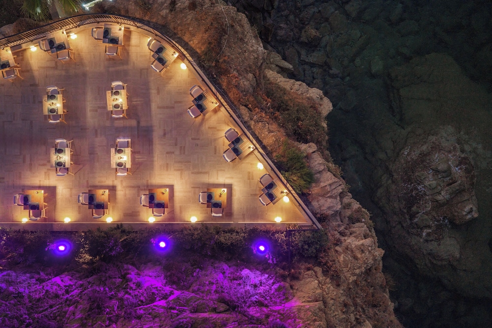 Castello Infinity Suites - Adults Only — Hotel building in Lygaria