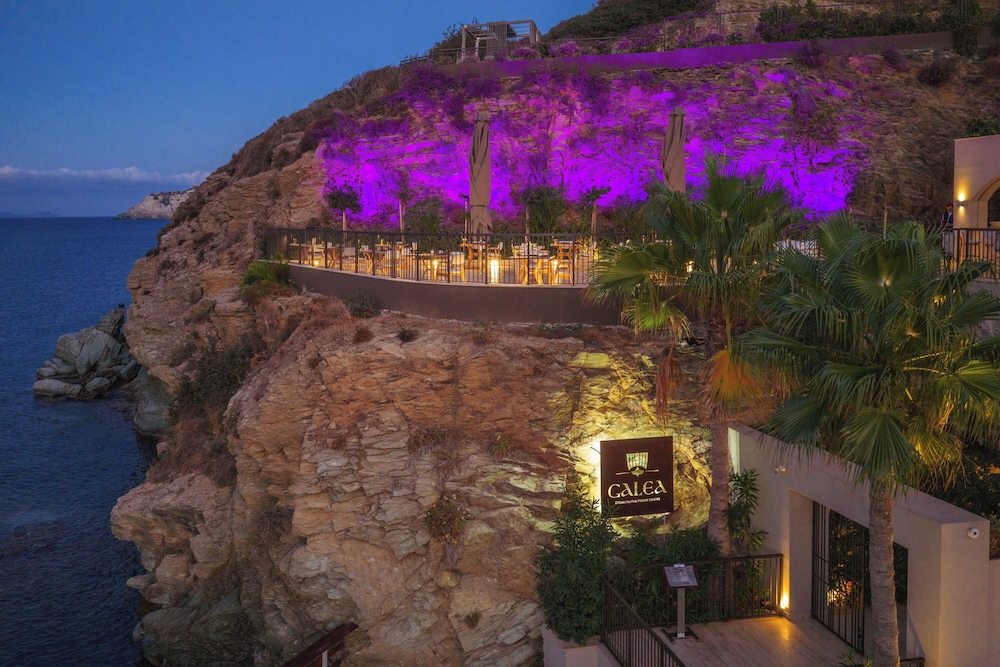 Castello Infinity Suites - Adults Only — Hotel building in Lygaria