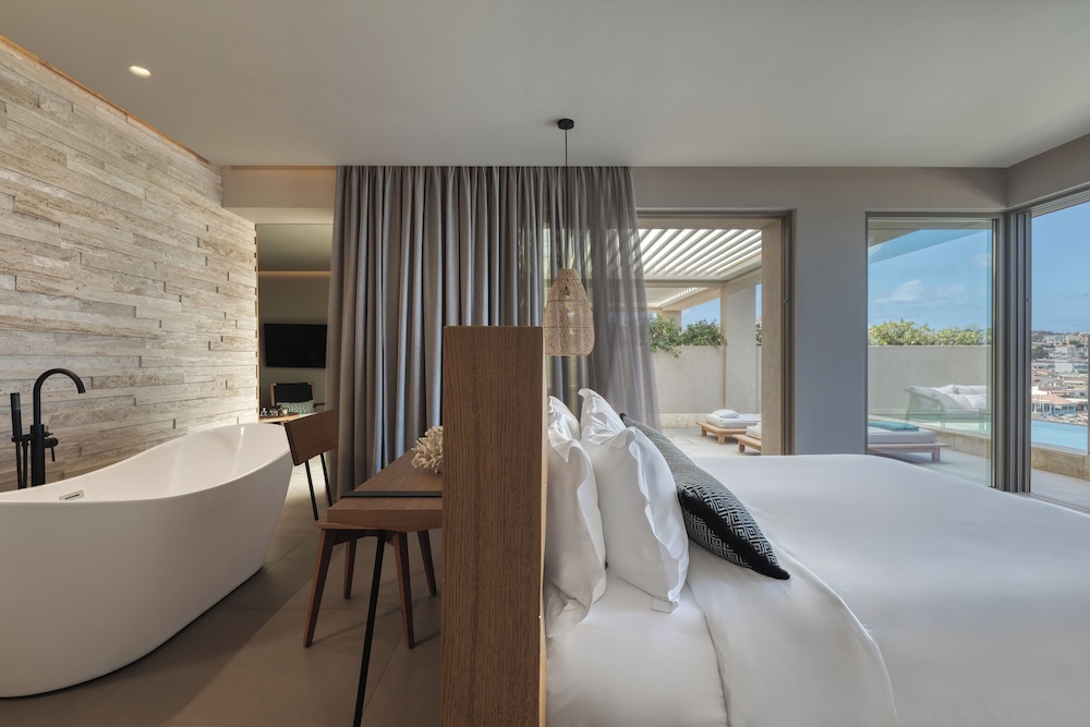 Castello Infinity Suites - Adults Only — Hotel rooms in Lygaria