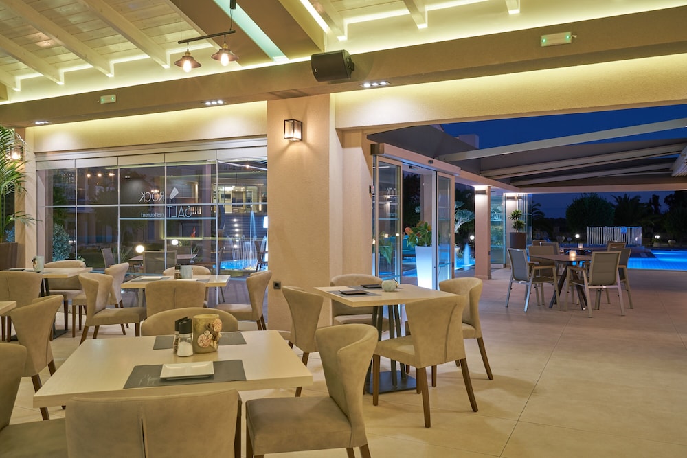 Ionion Blue Hotel — Restaurant & bars in Kalamaki (Zakynthos), Ionian Islands
