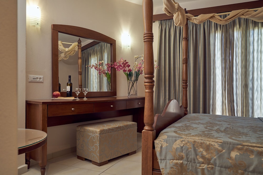 Ionion Blue Hotel — Hotel rooms in Kalamaki (Zakynthos), Ionian Islands
