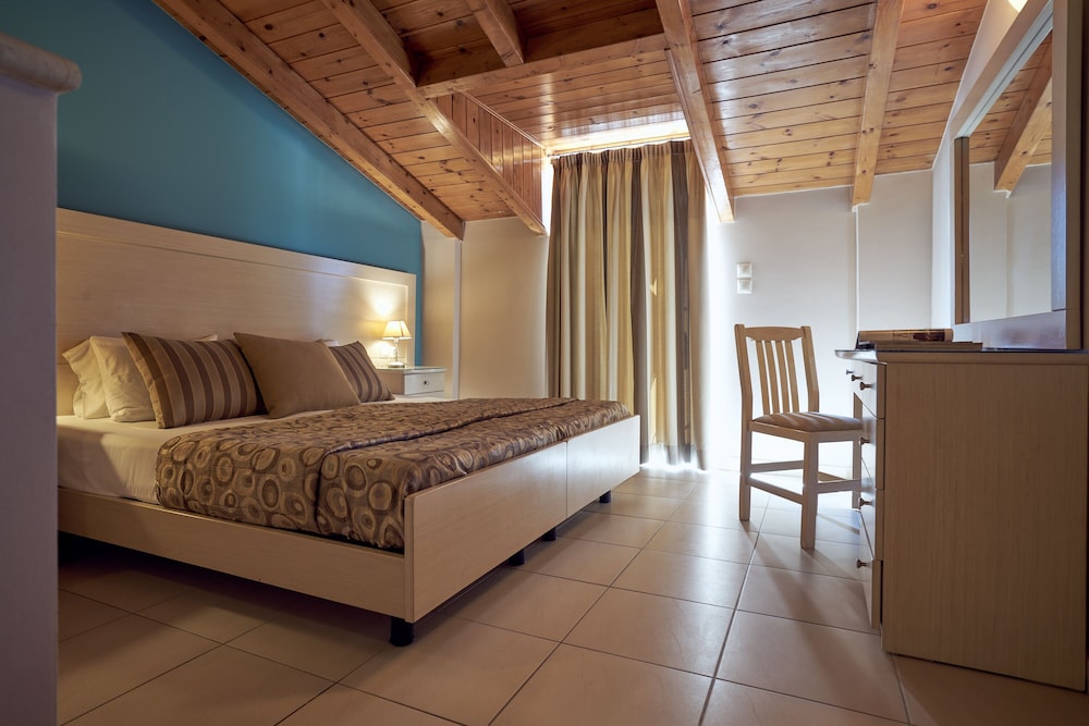 Ionion Blue Hotel — Hotel rooms in Kalamaki (Zakynthos), Ionian Islands