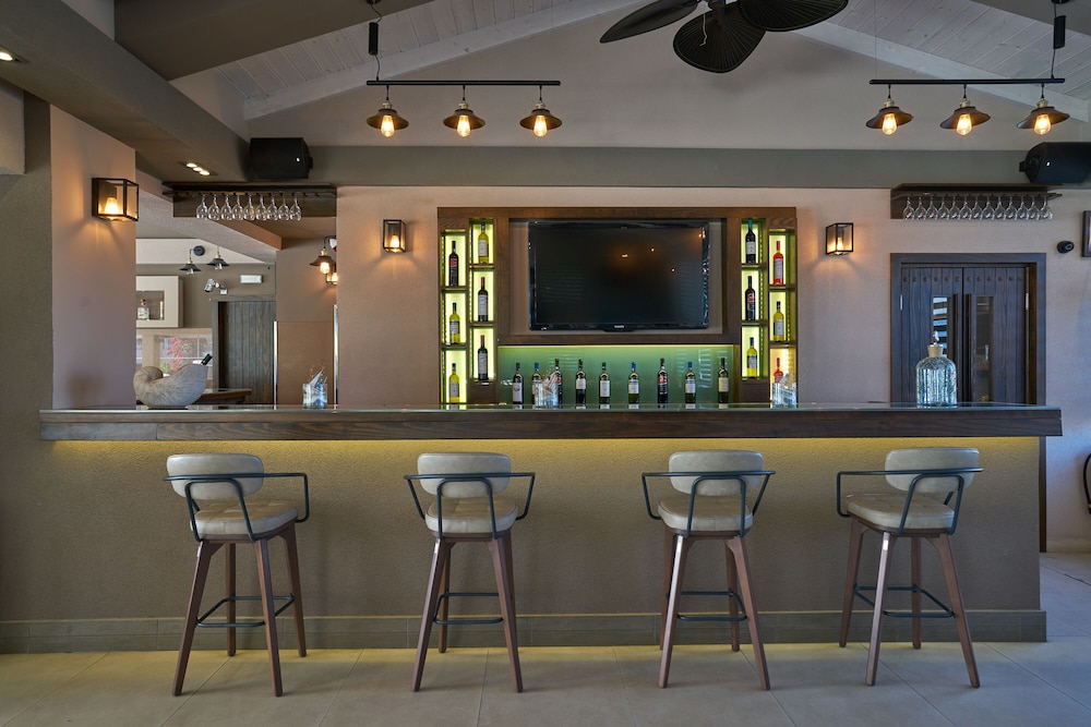 Ionion Blue Hotel — Restaurant & bars in Kalamaki (Zakynthos), Ionian Islands