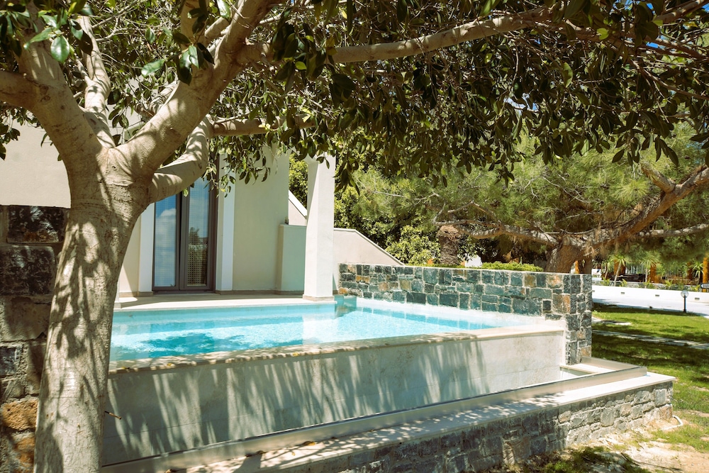 Malena Hotel & Suites - Adults Only by Omilos Hotels — Swimming pool in Gazi