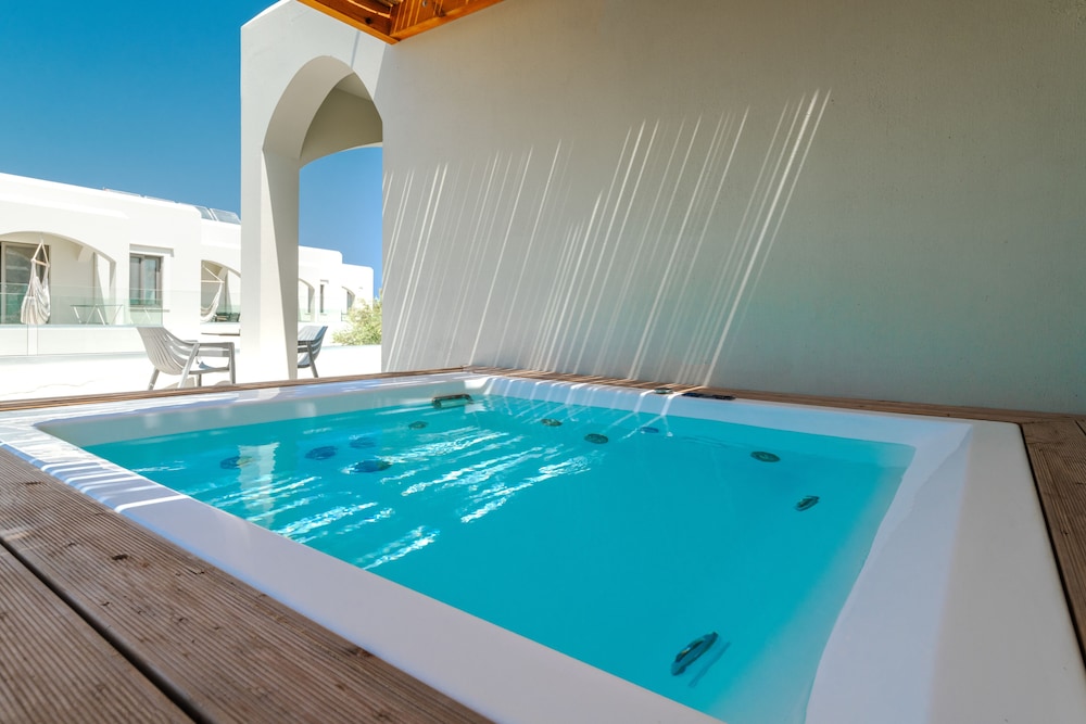 Malena Hotel & Suites - Adults Only by Omilos Hotels — Swimming pool in Gazi