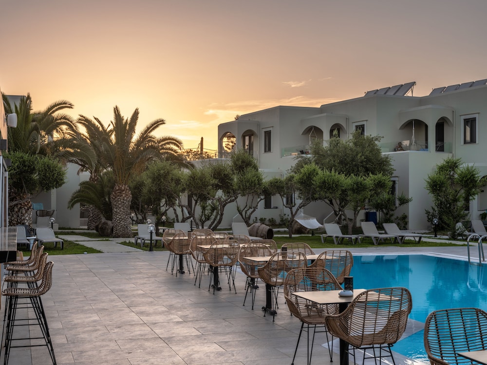 Malena Hotel & Suites - Adults Only by Omilos Hotels — Swimming pool in Gazi
