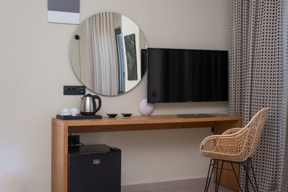 Malena Hotel & Suites - Adults Only by Omilos Hotels — Hotel rooms in Gazi