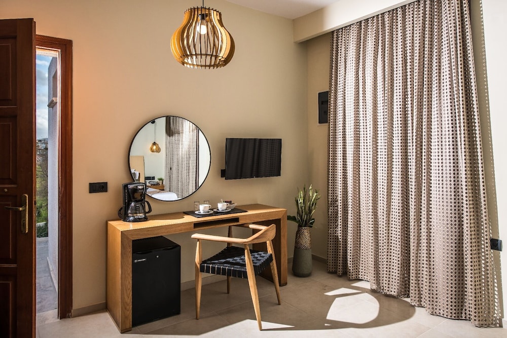 Malena Hotel & Suites - Adults Only by Omilos Hotels — Hotel rooms in Gazi