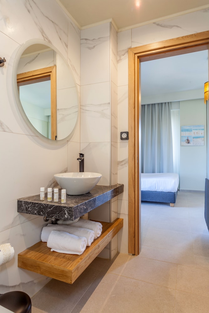 Malena Hotel & Suites - Adults Only by Omilos Hotels — Hotel rooms in Gazi