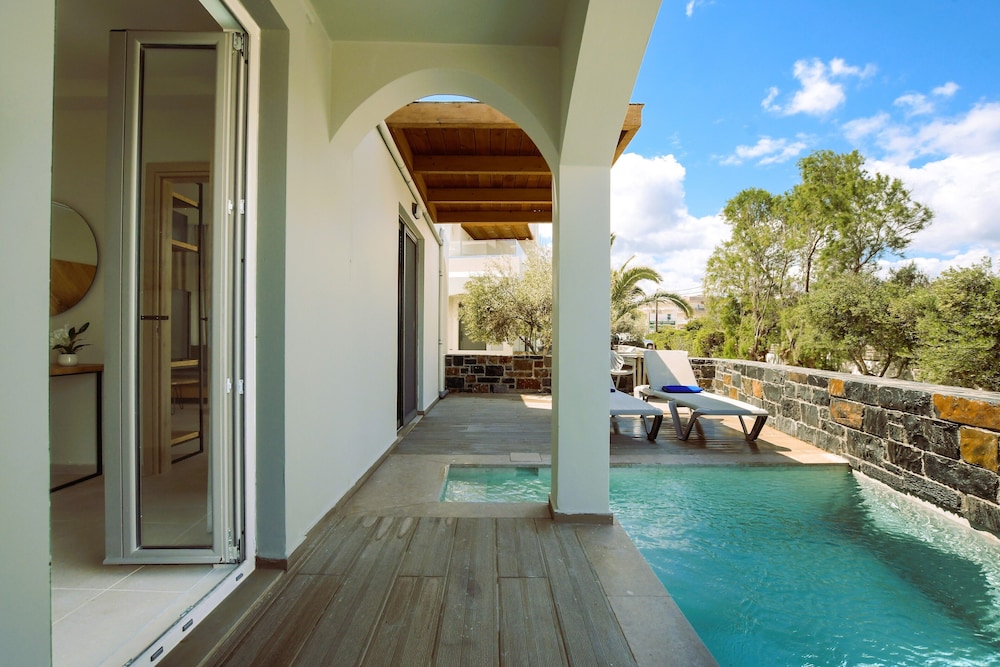 Malena Hotel & Suites - Adults Only by Omilos Hotels — Swimming pool in Gazi