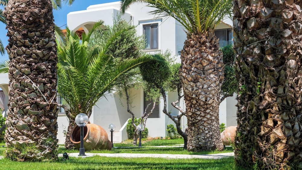 Malena Hotel & Suites - Adults Only by Omilos Hotels — Hotel building in Gazi