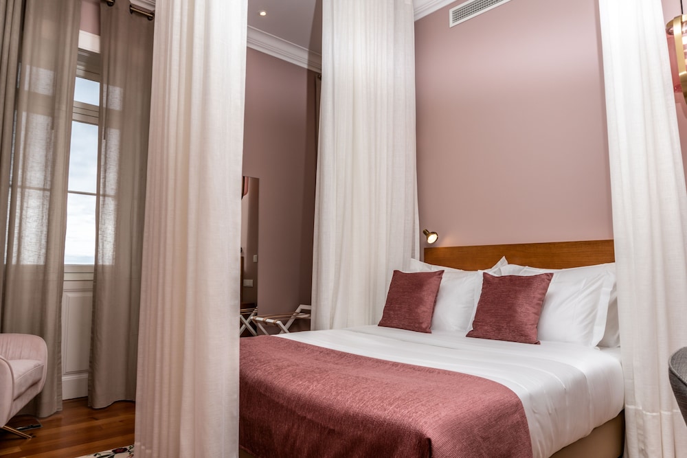 1905 Zino's Palace — Hotel rooms in Ponta do Sol, Madeira