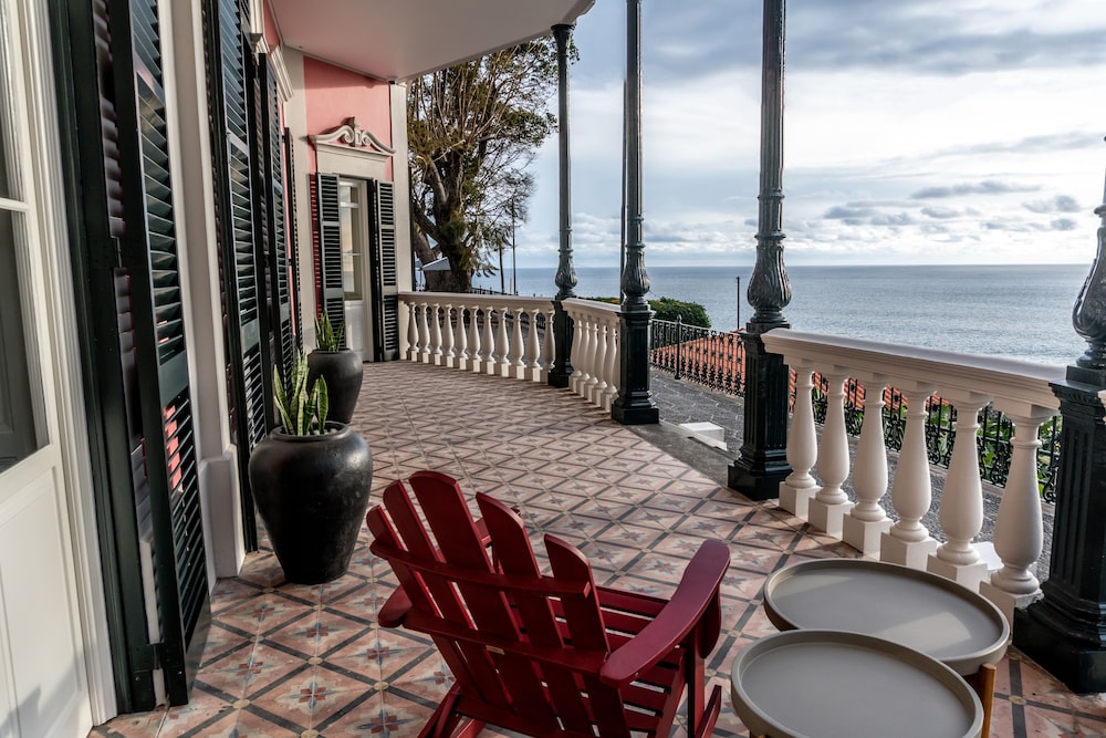 1905 Zino's Palace — Hotel rooms in Ponta do Sol, Madeira