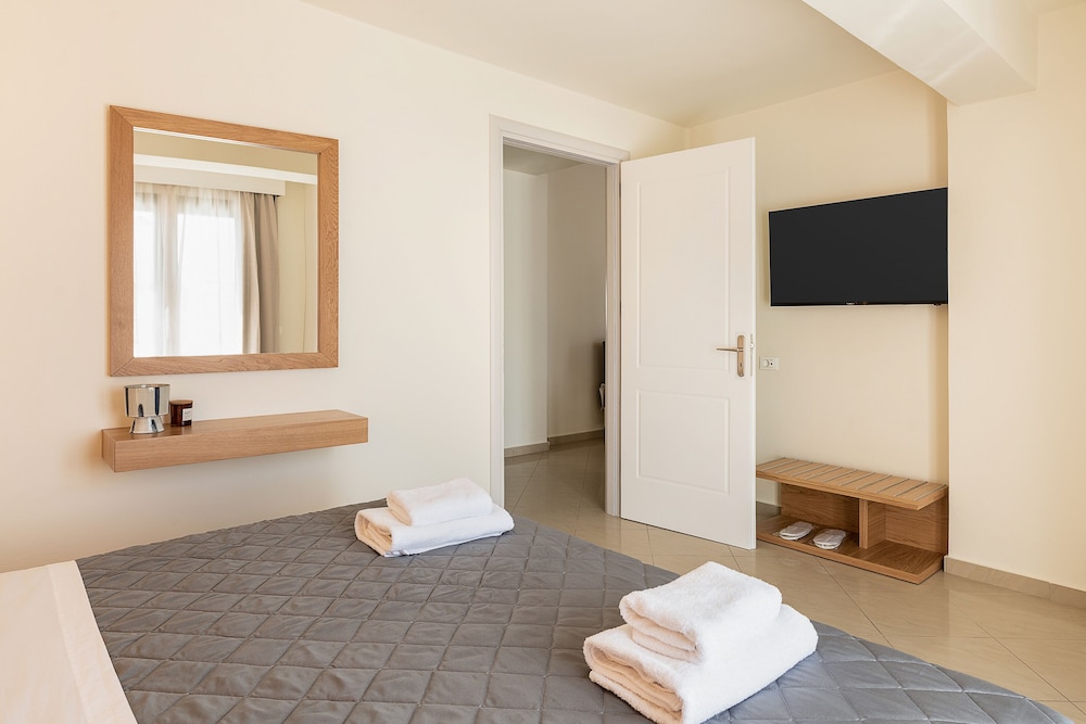 Elia Platanias — Hotel rooms in Platanias