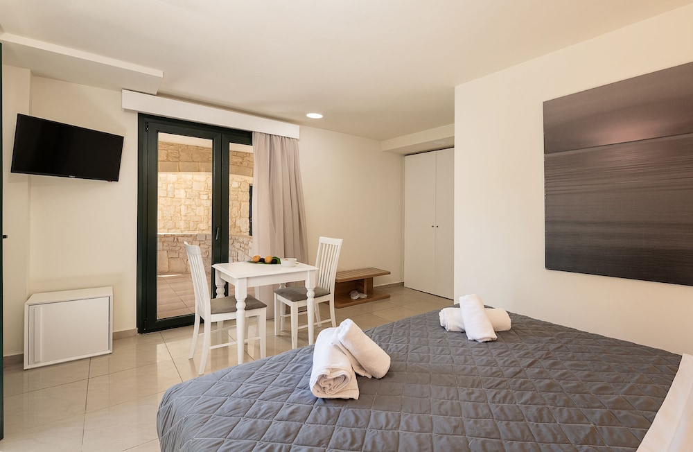 Elia Platanias — Hotel rooms in Platanias