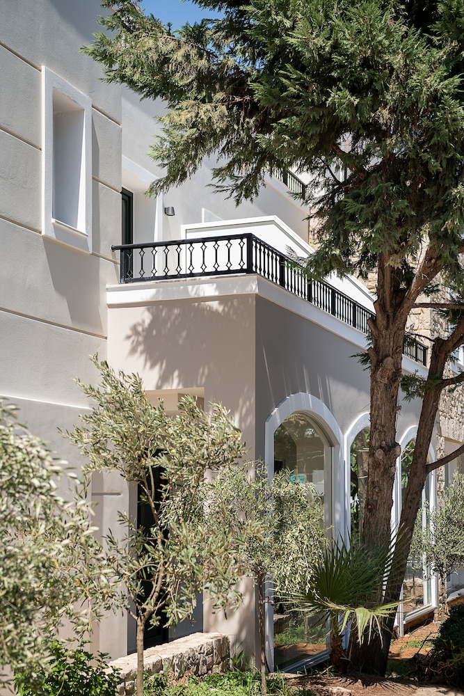 Elia Platanias — Hotel building in Platanias